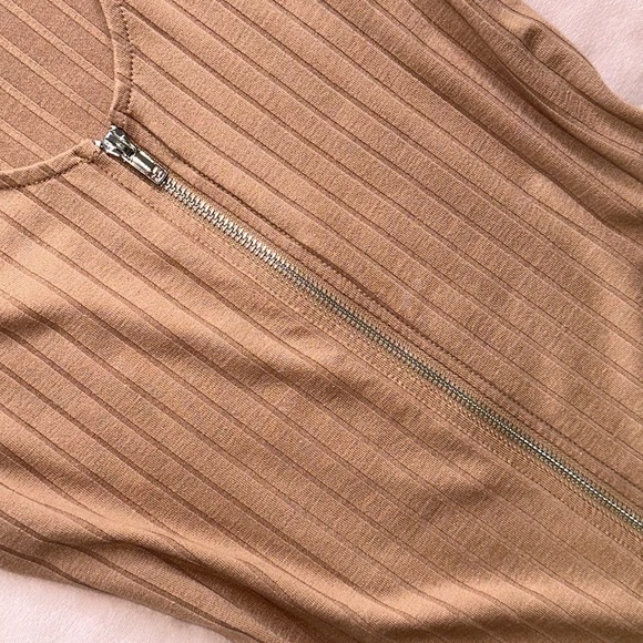 BROWN LONG-SLEEVE FRONT ZIPPER KNIT DRESS · SIZE M · NWT - Picture 4 of 6